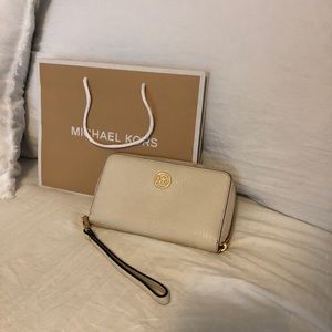 Michael Kors wallet / clutch